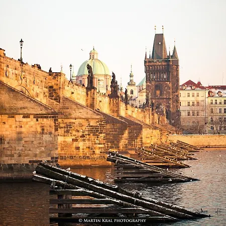U Zlate Podkovy - At The Golden Horseshoe * Praha
