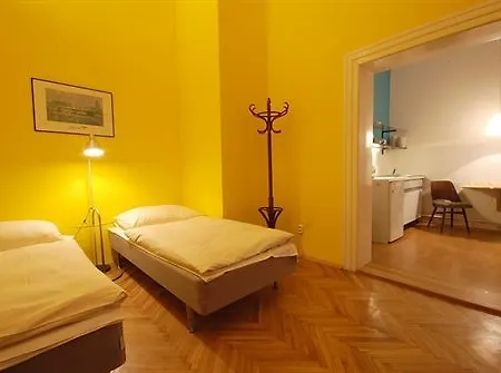 U Zlate Podkovy - At The Golden Horseshoe * Prague