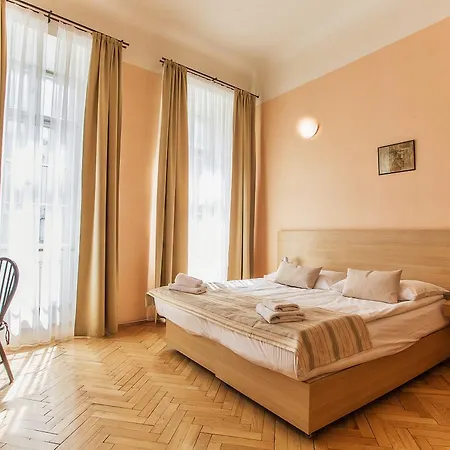 U Zlate Podkovy - At The Golden Horseshoe Apartment *