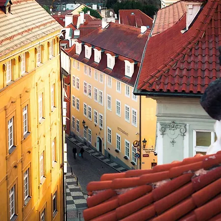 U Zlate Podkovy - At The Golden Horseshoe * Prague